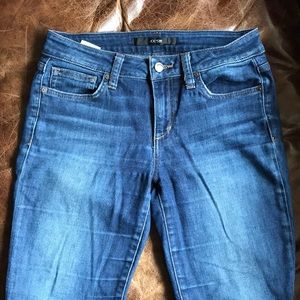 Skinny ankle distressed Joe’s jean